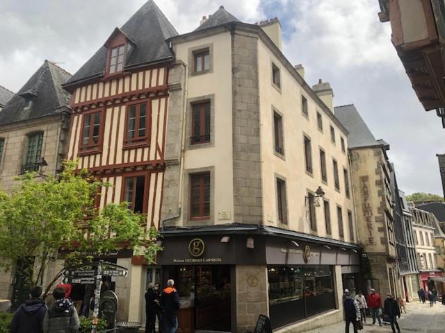 Spacieux T3 En Hyper Centre 坎佩尔 外观 照片